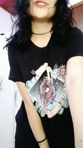 would u go on a date with me?