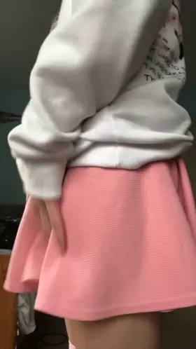 [19] showing off my boy pussy (;