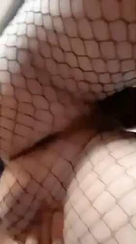 If you make me ur girl you can touch my 🍑 🖤