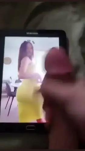 had to cover angelmelly shaking that ass