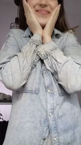 This shirt was made to flash you guys 🤩