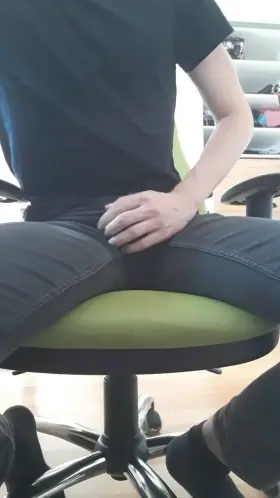 Touching it thru tight pants always feels so amazing (sound🔊🔊🍆)