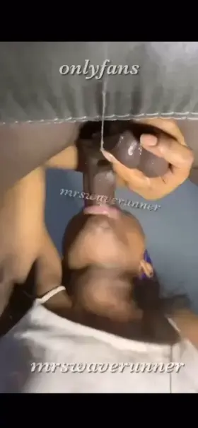 A throat made for swallowing dick 🤤💦😈