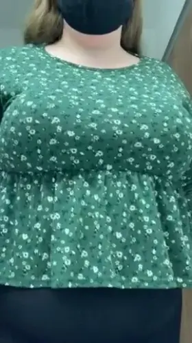 I wish I had a coworker I drop my titties for like this