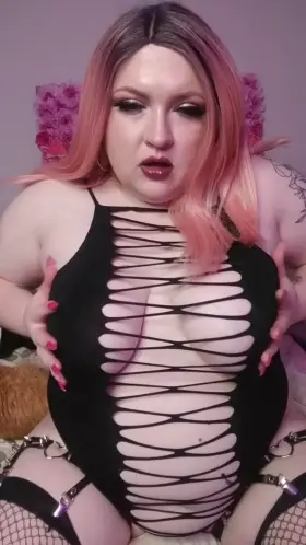 I bet you'd like to cum all over my tits