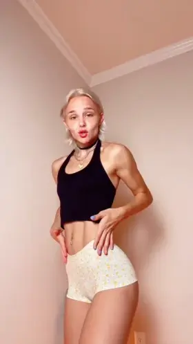 Piper Avery (@frazytayyy)