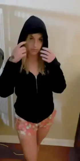 Hey hey! I’m Khloe 😊CUM get your cock [rate]d 😈 deals all day!we can cum💦together 💦 [sext]🫦also[pic][vid][gfe][fet] Kik~cumckhloe2 telegram ~cumckhloe