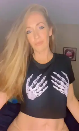 Hot all natural🍑MILF next door🍒has months and months of naughty, explicit content to show you.🔥 $4 unlocks my ENTIRE feed.🥵 I’ll be waiting for you daddy💋