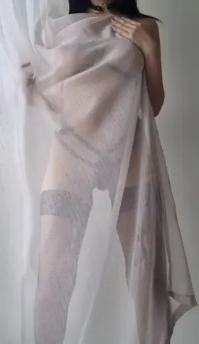 I'm only 5'1 but my heels made me look like a model