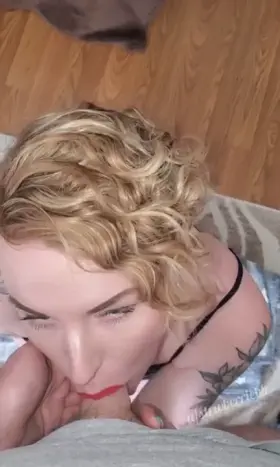 This is how I test if my lipstick really does stay in place😉😛 (OC)