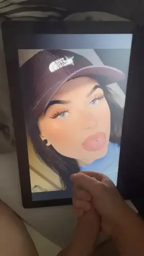 Habe einer Slut eines Redditor's eine riesige Ladung frisches Sperma mitten in die Fresse gerotzt!!! Jetzt habe ich wieder eine MEGA Ladung Bullensperma für eure Girls - schick mir deine Slut auf KlK: thaboychrisss