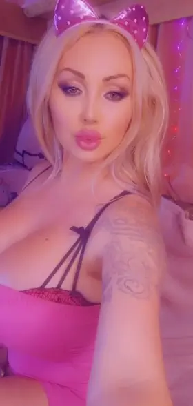 Do you like my new Calvin klein panties daddy ❤