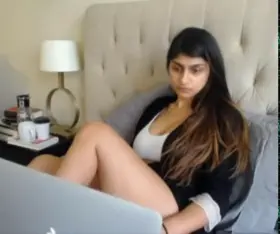 Get your boobs out Mia 😉