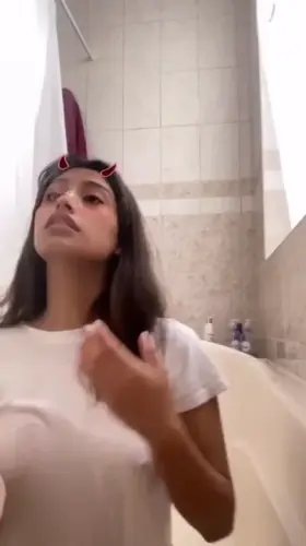 Come closer 🫧🫧🫧