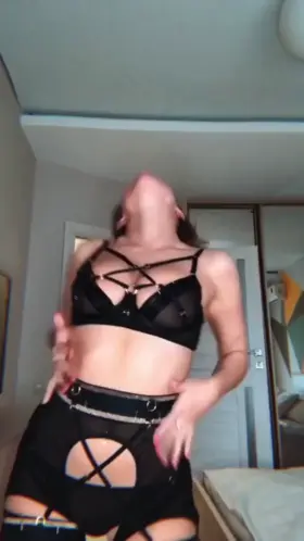 solo/BG content 💖400+ pics/90+vids 💖solo blowjob 💖solo pussy play💖solo anal 💖daily posts💖chat with me💖custom requests 💖nudes 💖lingerie 💖body aesthetic