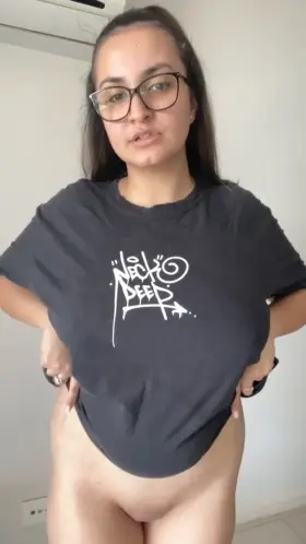 Go check out this stunning babe 🤤