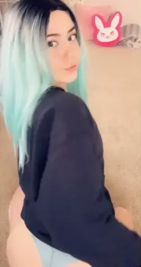 Wanna pull this thong to the side for me? [f] 💕