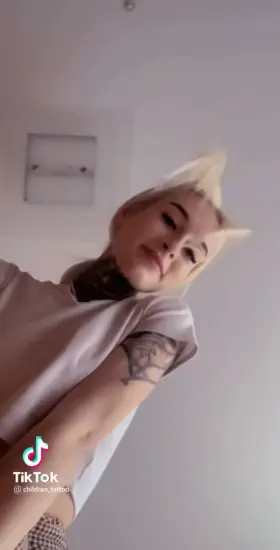 Excuse me, can I sit down? 👉👈