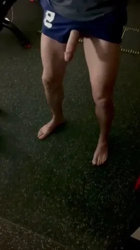 [m] Naughty calf raises
