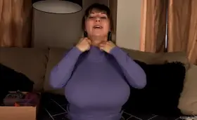 Samanta Lily - Turtleneck [GIF]