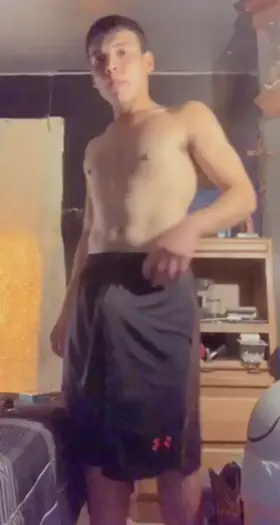 I know it’s 6am, but curiosity of wanting to know if anyone was up got the best of me🤷🏽