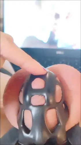 Edging my caged clitty 🖤