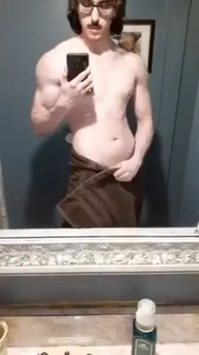 Oops dropped my towel~ 😏🍆