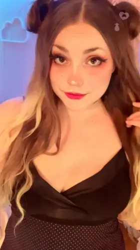 I just wanna make your cock drool... ❤