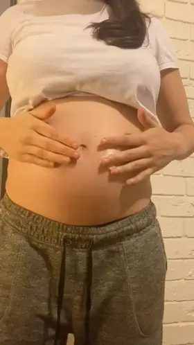 I could use a hand rubbing this in 😘🥰. 23 weeks