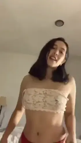 A sneak peek of my tits and ass? 👀| Check comments for more🥰