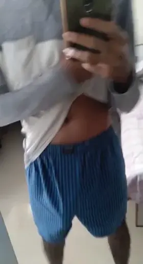 [18][dick pic] who wants to make me harder ;)