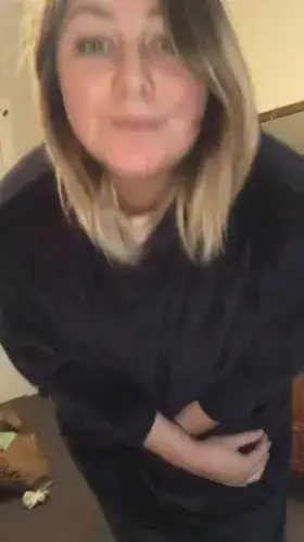 Showing you my curves under my winter warmers 😇