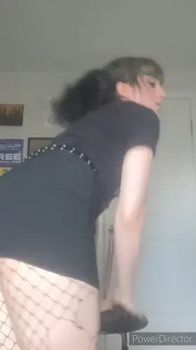 I was the hawtest bitch at the show. Atleast in my mind lol 😆 🏳️‍⚧️ trans woman Zuzu Flowers here 💋