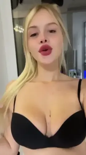 My titties bounce like big balls haha⚽️⚽️👅🔞