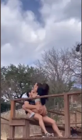 Upvote if you would fuck me on this bench