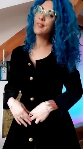 Don't let this [F]ool you, I came here to watch LOTR on your big monitor