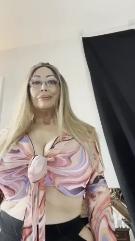 got rid of my clothes, maybe I'll get rid of my underwear too, just check my profile 😇