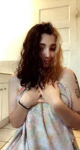 1 Upvote = 3 nudes in your inbox 😈