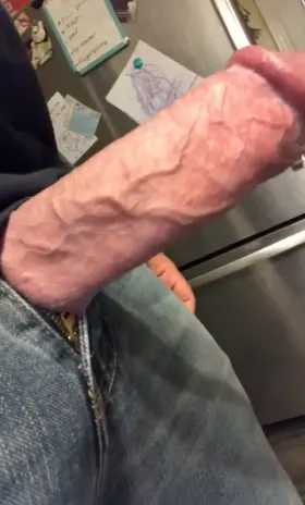 My fat throbbing veiny monster cock 😈🍆