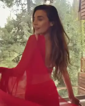 Sadia looks like a whore in the red saree