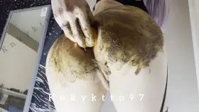 Tried to fit an orange up my shitty ass, wouldn't fit so I just ate it! 😂
