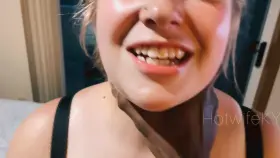 I do love my bulls big strong black hands around my kneck 😈