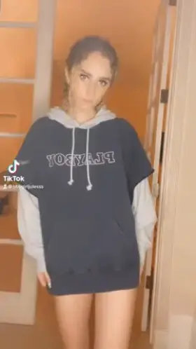 I just wanted to give you a better look at my naked college sophomore body🥺