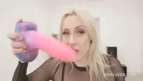 Brittany Bardot and Venera Maxima - Dapped Milf