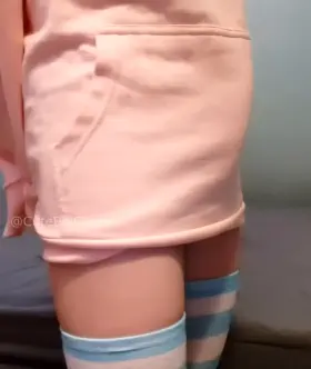 What do you think of the surprise I keep under my hoodie~? 🥺