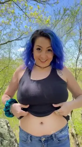 When the sun comes out, so do my titties