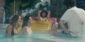 Hailey Bieber, Elsie Hewitt & Kendall Jenner in Dave [S2E2-2021]