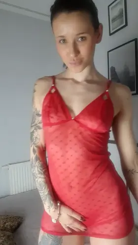 my dress has the same color as my pussy lol