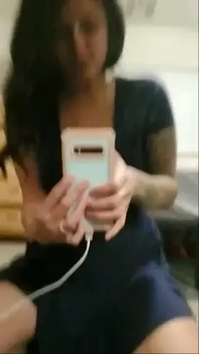 Jeanette from AZ sucks on a dildo