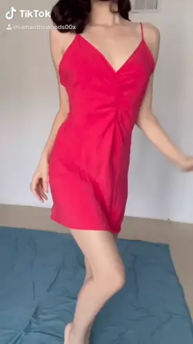 Now you see my red dress.. now you don’t 🪄